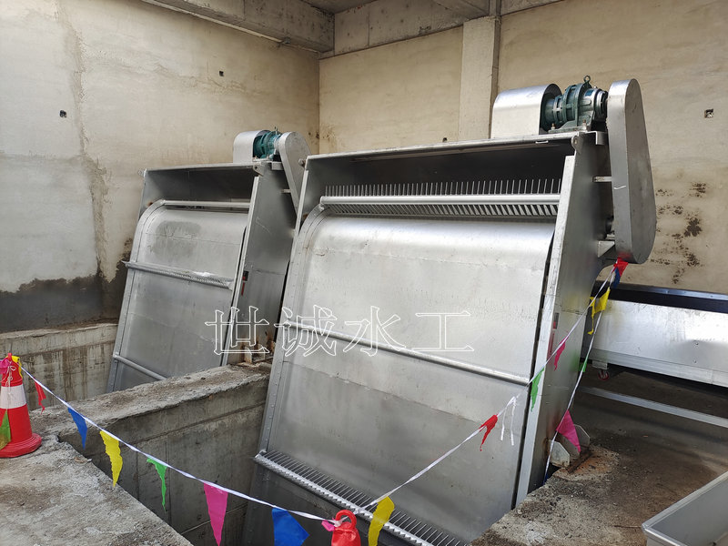 不銹鋼格柵清污機(jī)廠(chǎng)家現(xiàn)場(chǎng)安裝