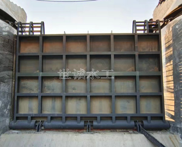 底橫軸旋轉(zhuǎn)鋼閘門